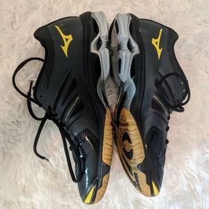 Mizuno Wave Lightning Volleyball Shoes